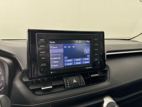 Used 2020 Toyota RAV4 XLE Premium image 16