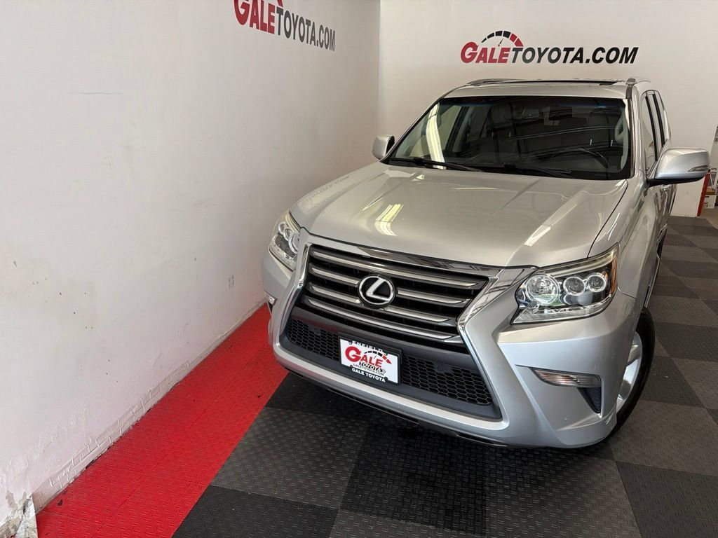 Used 2015 Lexus GX 460 w/ Comfort Package AWD/4WD image 3