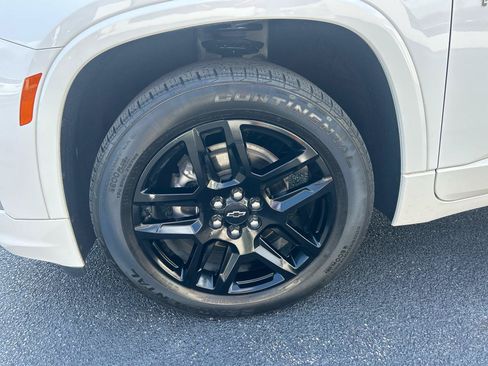 Used 2022 Chevrolet Traverse Premier w/ LPO, Floor Liner Package FWD image 9