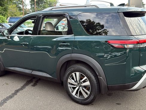 Certified 2024 Nissan Pathfinder SL AWD/4WD image 23