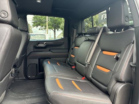 Used 2025 GMC Sierra 1500 AT4 w/ Technology Package AWD/4WD image 24