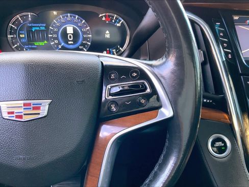 Used 2017 Cadillac Escalade ESV Premium Luxury image 24