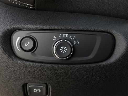 Certified 2024 Chevrolet Blazer LT w/ Convenience Package image 22