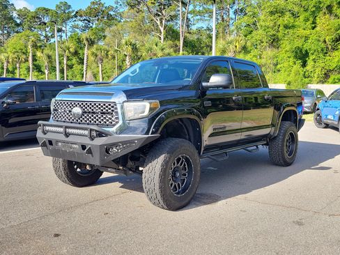 Used 2018 Toyota Tundra SR5 w/ SR5 Upgrade Package image 3