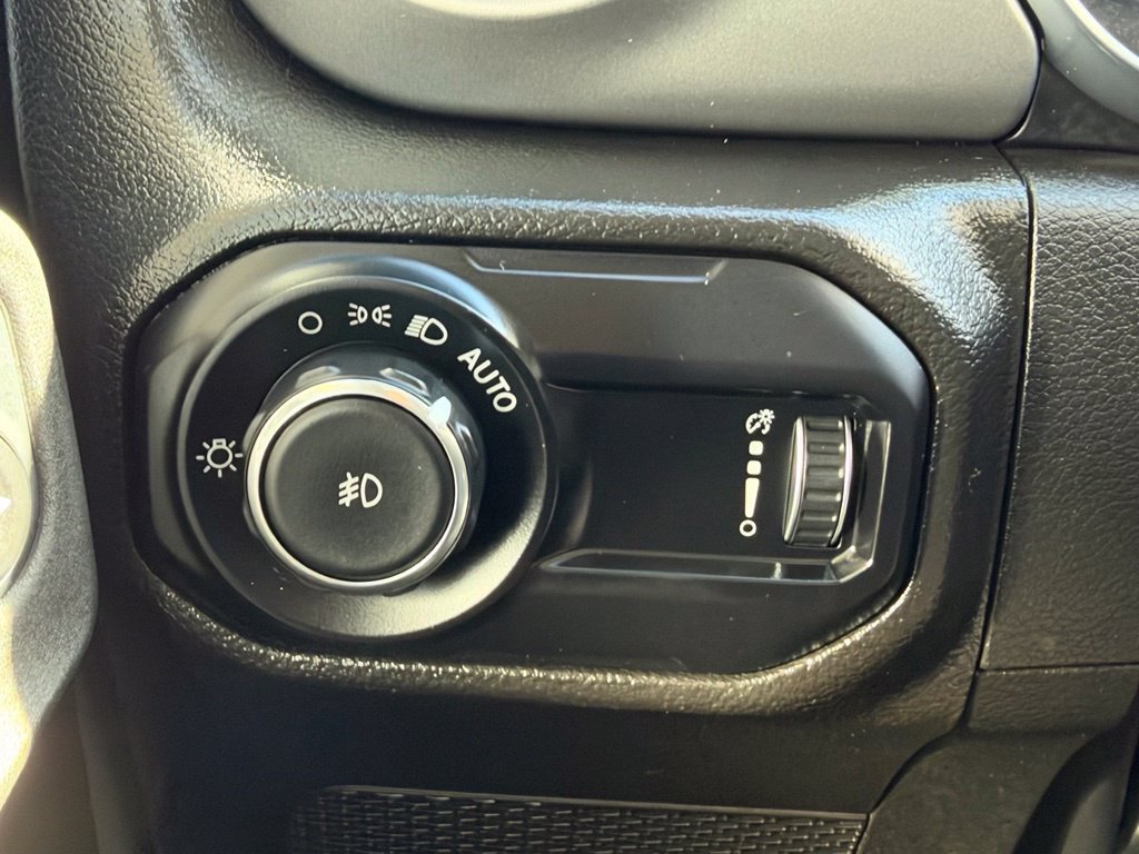 Certified 2023 Jeep Wrangler Sport AWD/4WD image 27