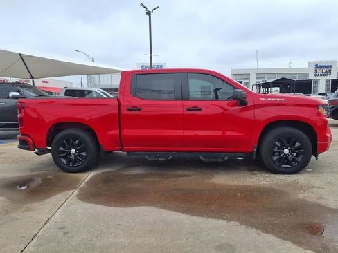 Used 2025 Chevrolet Silverado 1500 Custom image 8
