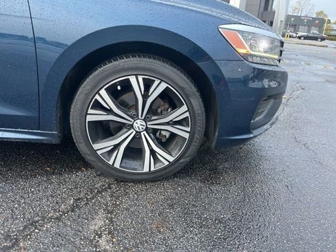 Used 2022 Volkswagen Passat 2.0T SE image 5