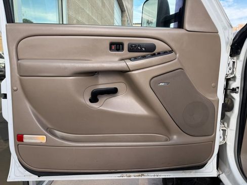 Used 2006 Chevrolet Silverado 2500 W/T w/ Skid Plate Package AWD/4WD image 19