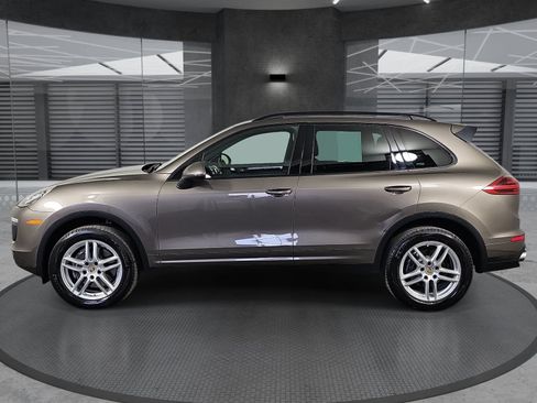 Used 2016 Porsche Cayenne AWD/4WD image 8