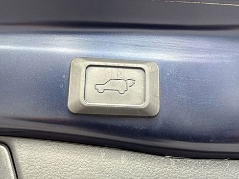 Used 2023 Toyota RAV4 XLE Premium FWD image 10