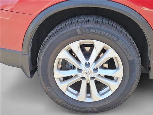 Used 2014 Nissan Rogue SV w/ SV Family Package FWD image 7