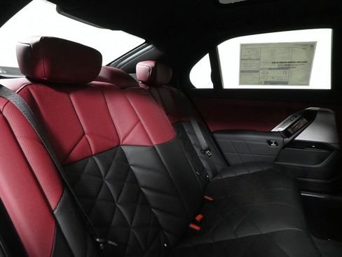 New 2025 BMW 740i xDrive image 37