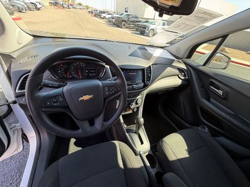 Used 2021 Chevrolet Trax LS w/ Tint and Cruise Package FWD image 8