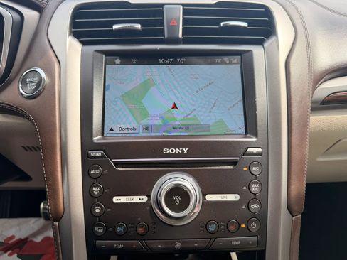 Used 2017 Ford Fusion Energi Platinum FWD image 18