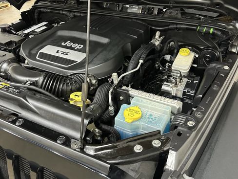 Used 2017 Jeep Wrangler Unlimited Sport image 15