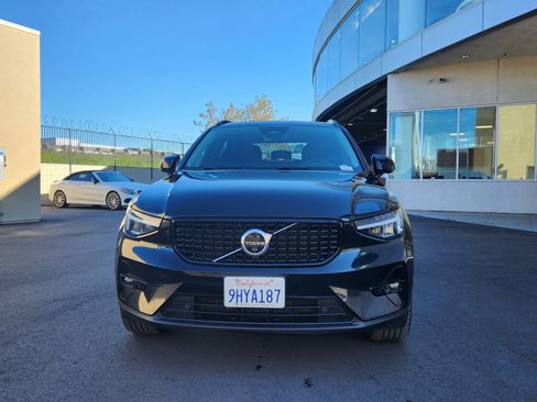 Used 2023 Volvo XC40 B4 Ultimate image 26