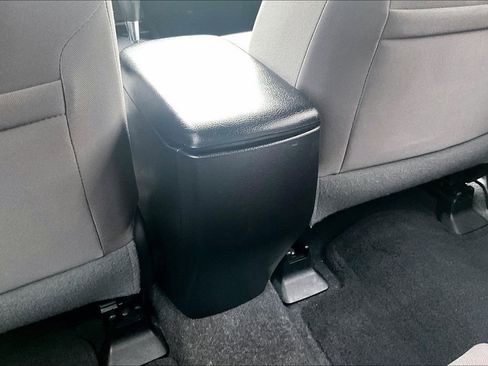 Used 2015 Toyota RAV4 LE image 30