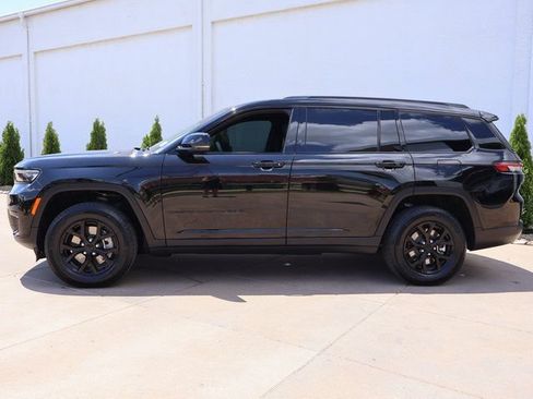 Used 2025 Jeep Grand Cherokee L Altitude AWD/4WD image 4