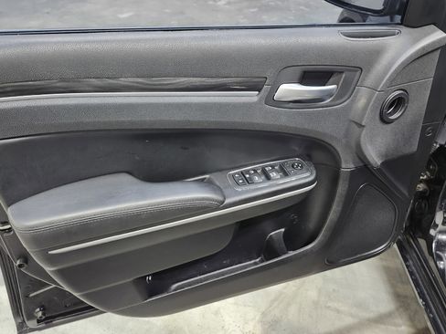 Used 2020 Chrysler 300 Touring w/ Driver Convenience Group image 25