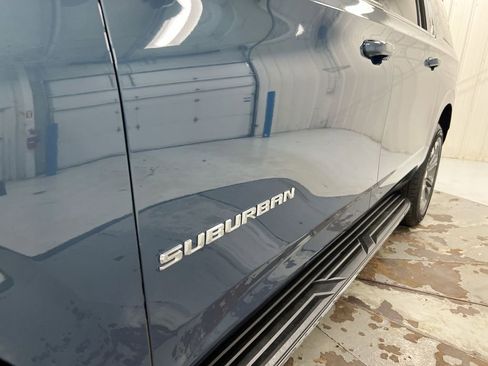 Used 2025 Chevrolet Suburban LT AWD/4WD image 26