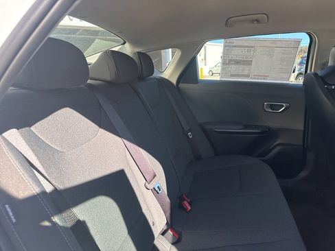 New 2025 Kia K4 LXS image 11