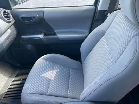 Used 2023 Toyota Tacoma SR5 AWD/4WD image 18