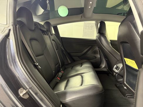 Used 2018 Tesla Model 3 Long Range image 14