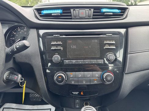 Used 2017 Nissan Rogue S FWD image 14