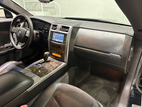 Used 2009 Cadillac XLR V RWD image 19