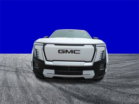 Used 2025 GMC Sierra EV Denali image 9