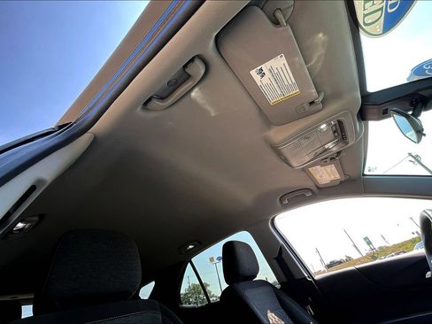 Used 2023 Chevrolet Equinox LT w/ Driver Convenience Package image 21