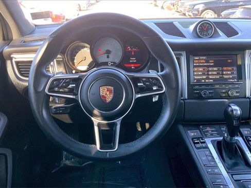 Used 2015 Porsche Macan S image 4