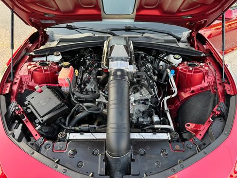 Used 2021 Chevrolet Camaro LT w/ Wild Cherry Design Package 1 RWD image 41