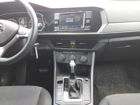 Used 2019 Volkswagen Jetta SE FWD image 11