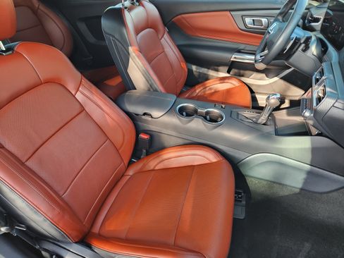 Used 2025 Ford Mustang GT Premium RWD image 8