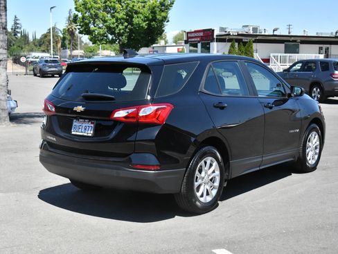 Used 2021 Chevrolet Equinox LS FWD image 8