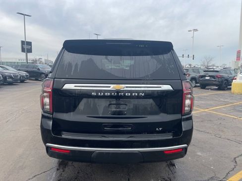 Certified 2024 Chevrolet Suburban LT image 3