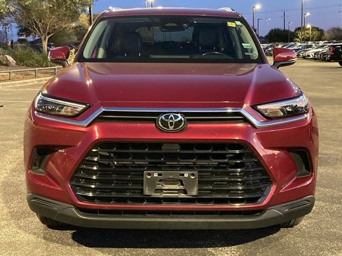 Certified 2024 Toyota Grand Highlander XLE image 2