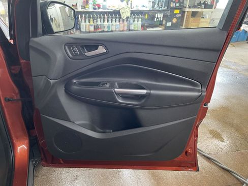 Used 2019 Ford Escape SE image 23