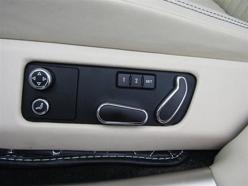 Used 2017 Bentley Flying Spur V8 image 33