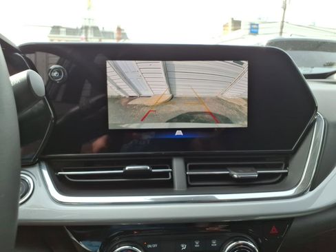 Certified 2026 Chevrolet Trax LT w/ Driver Confidence Package image 26