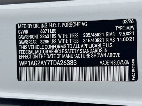 Certified 2026 Porsche Cayenne GTS AWD/4WD image 38