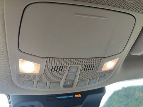 Used 2023 Ford Expedition Limited image 12