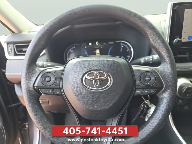 Used 2025 Toyota RAV4 LE AWD/4WD image 15