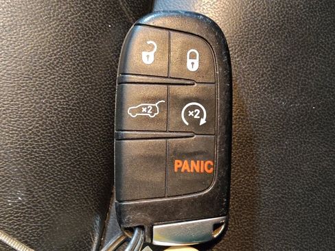Used 2022 Jeep Grand Cherokee Limited RWD image 32