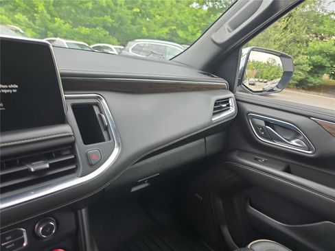 Used 2022 Chevrolet Suburban Premier AWD/4WD image 24