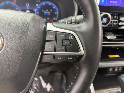 Used 2023 Toyota Highlander Limited AWD/4WD image 13
