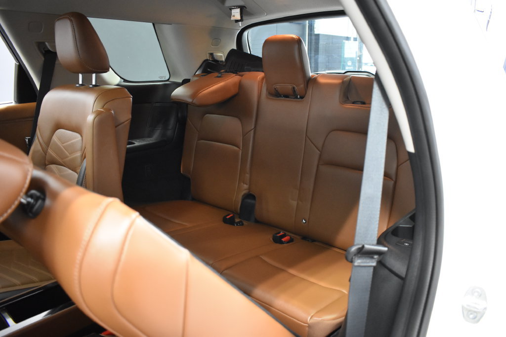 Certified 2024 Nissan Pathfinder Platinum AWD/4WD image 37