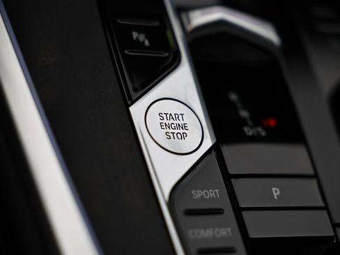 Used 2025 BMW X5 sDrive40i w/ Climate Comfort Package image 41