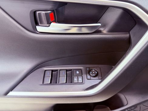 Used 2022 Toyota RAV4 XSE image 18